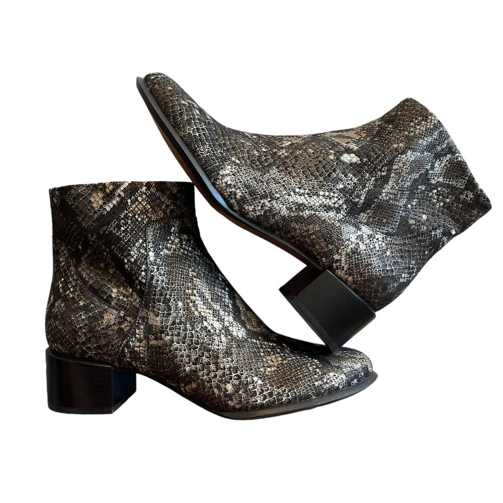 Vionic Kamryn Pewter Animal print Nubuck Leather Ankle Booties, size US 6.5 - Picture 1 of 11